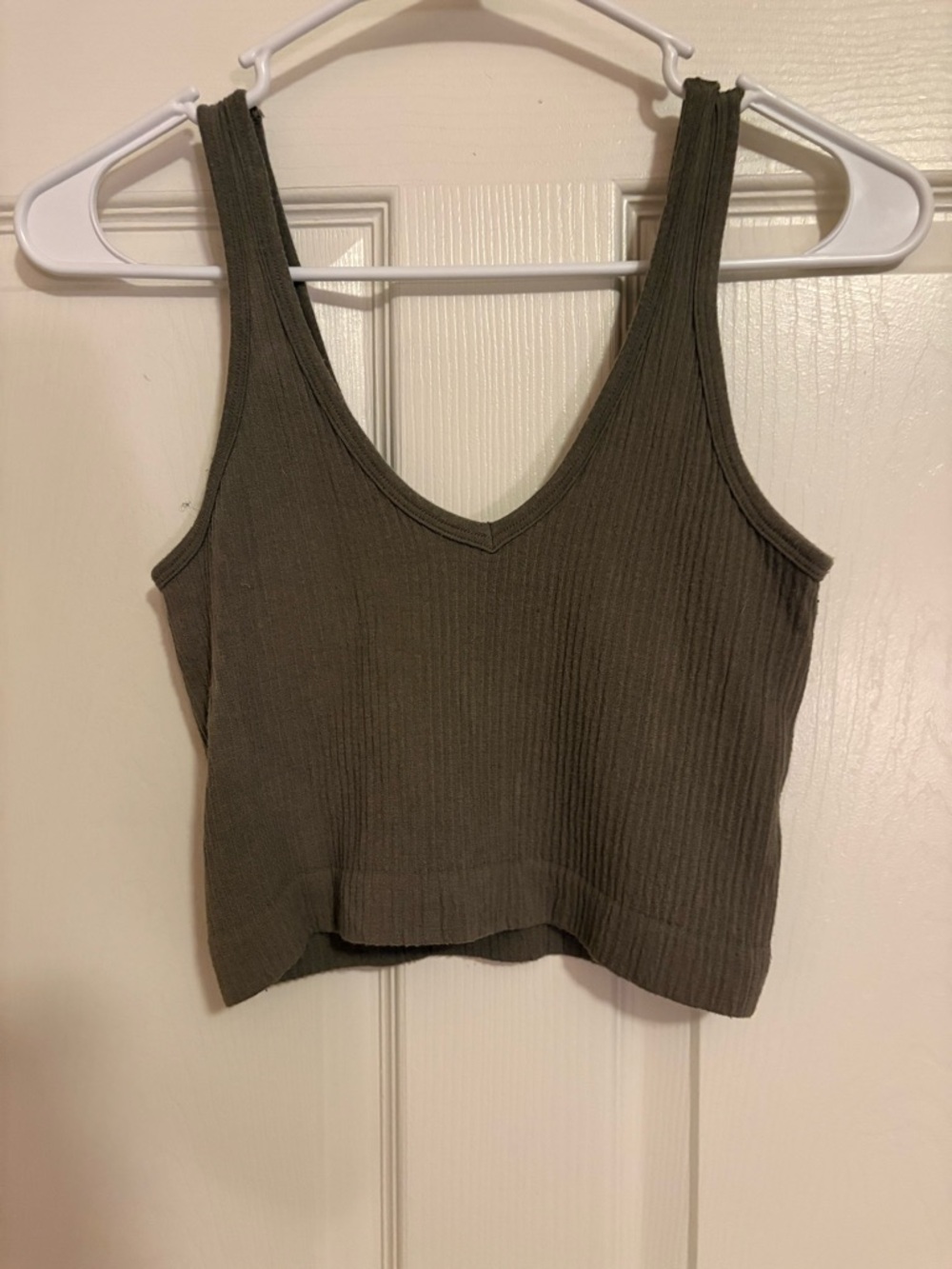 Urban Outfitters Ribbed V-Neck Cropped Tank Top - Olive Green